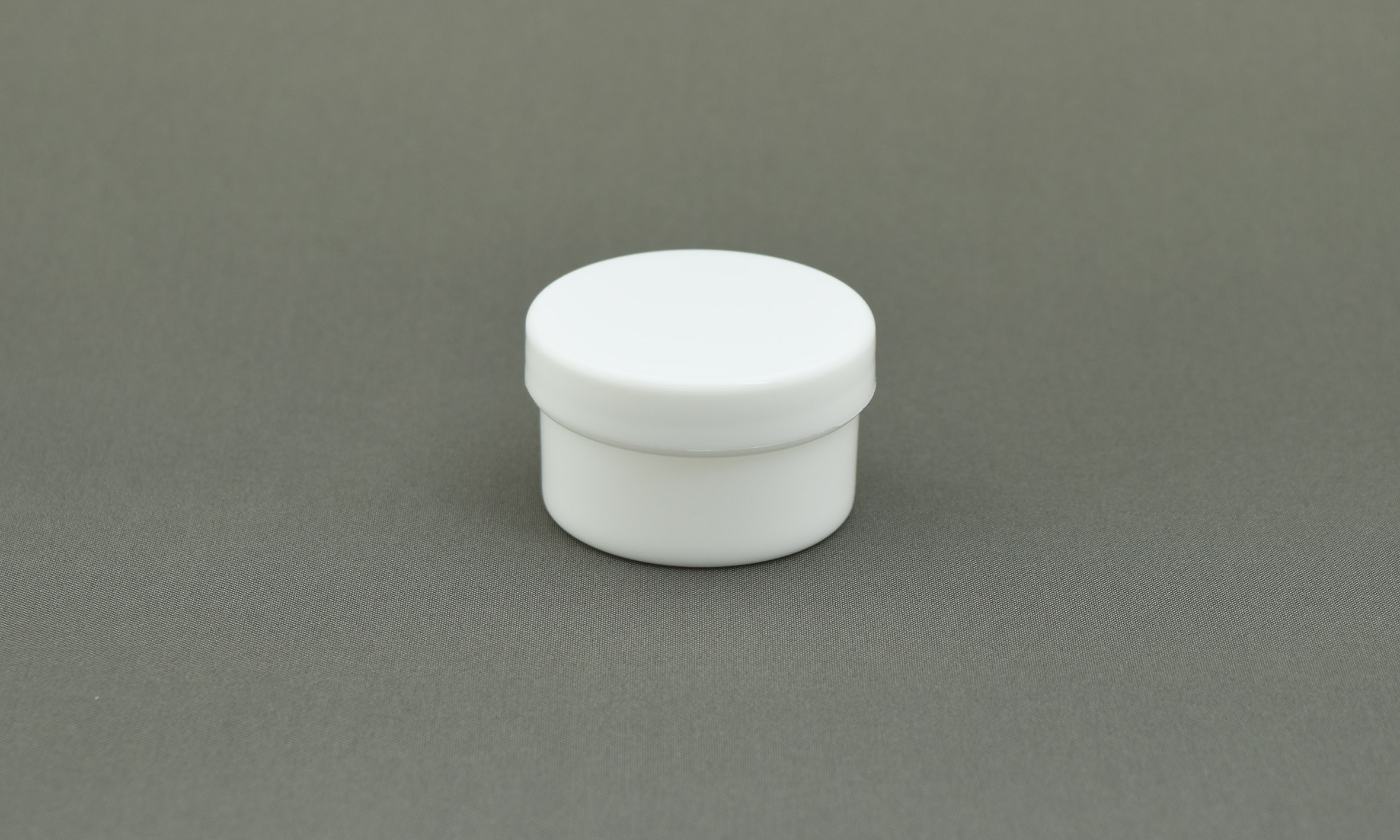 塑料锅20毫升主体：白色帽子：白色100件