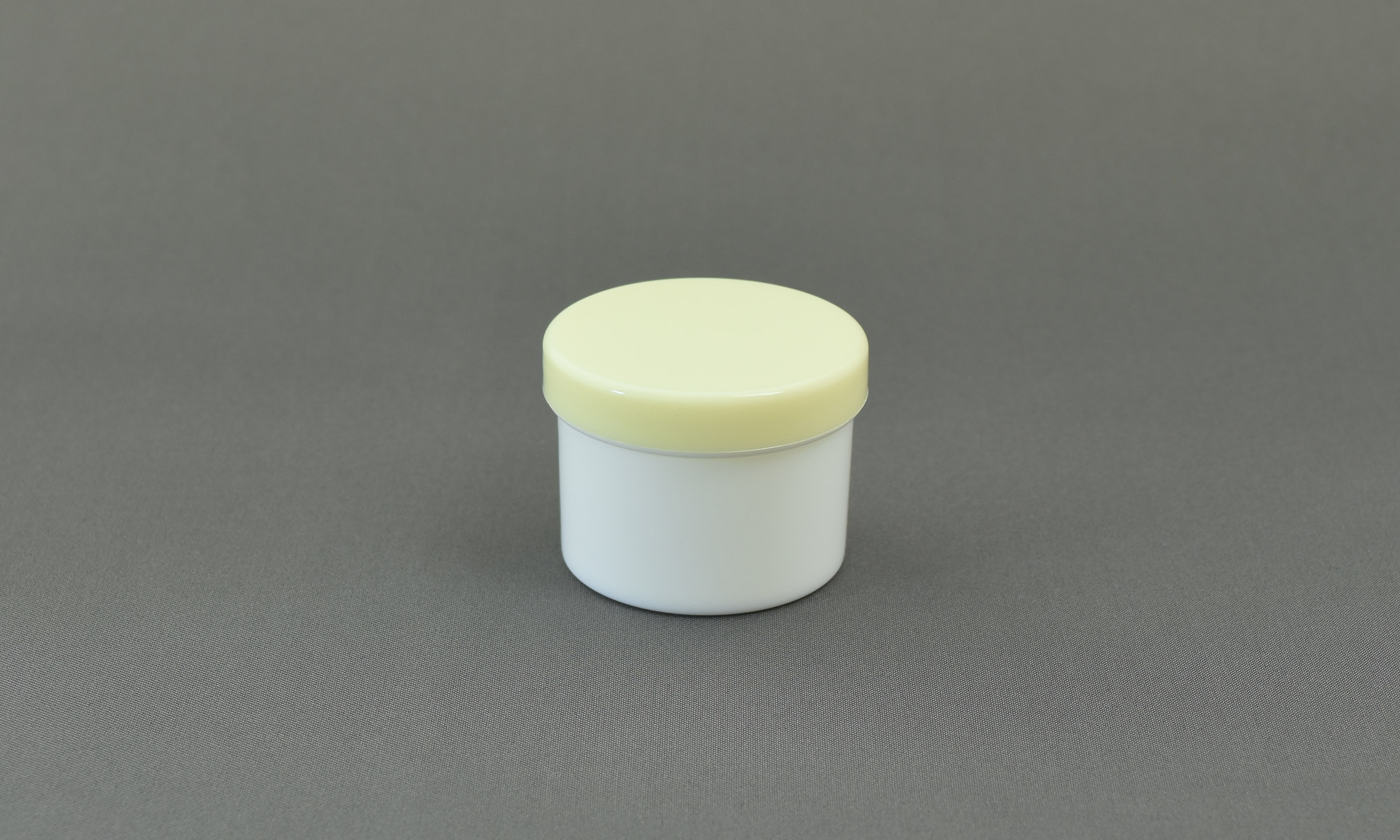 塑料锅30毫升车身：白帽：奶油100件