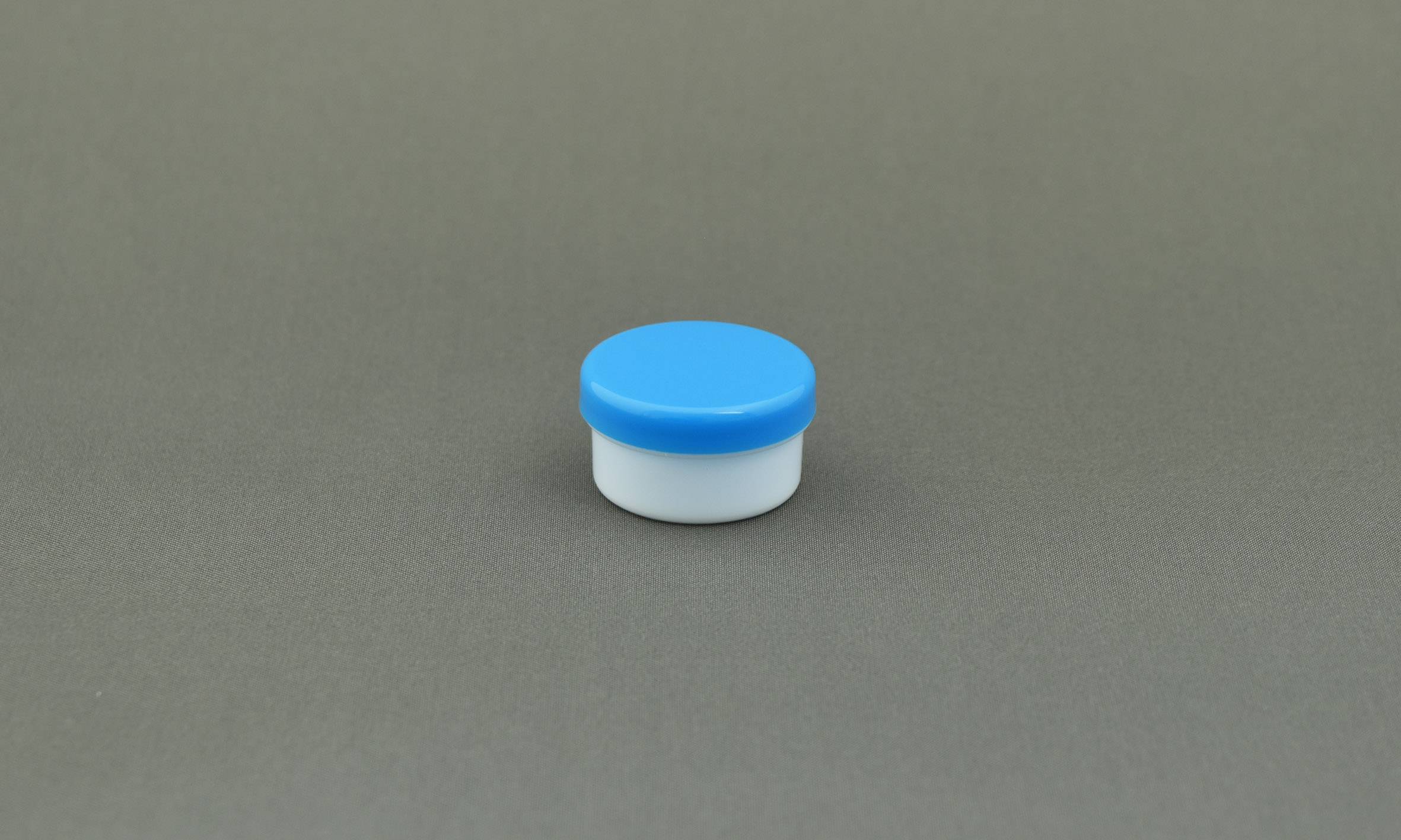 石膏锅5ml身体：白色帽子：蓝色100件