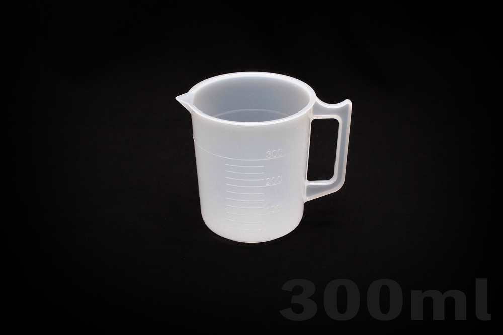一只手的聚乙烯烧杯300ml，尺度
