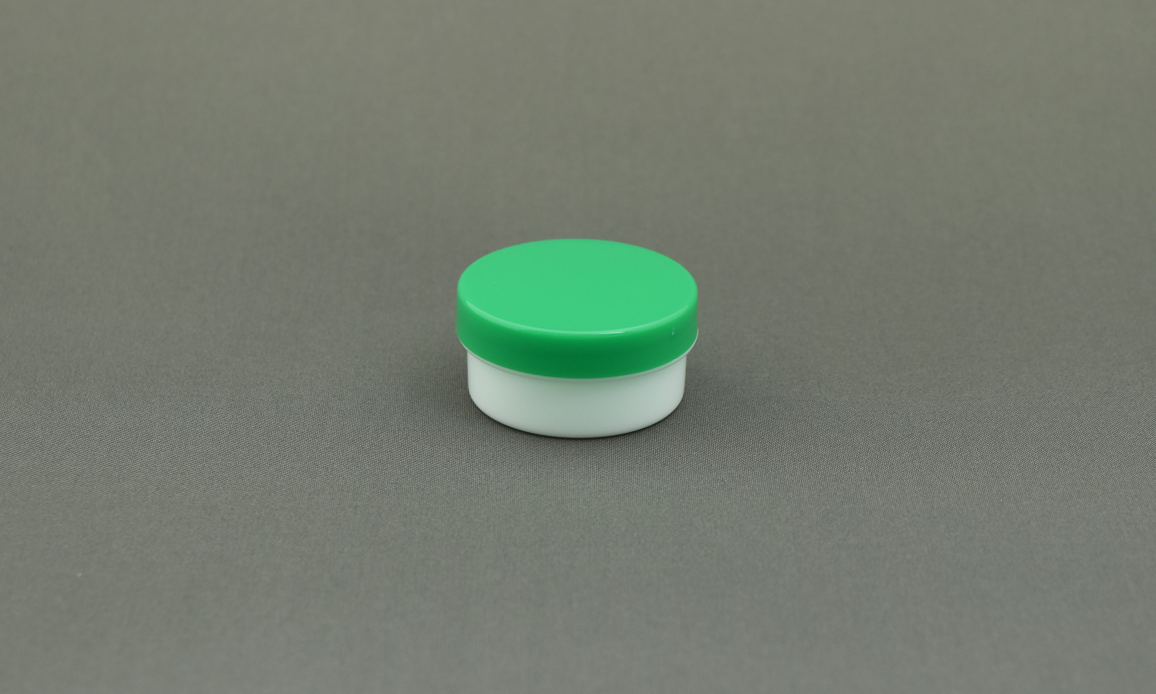 塑料锅10毫升身体：白色帽子：绿色100件