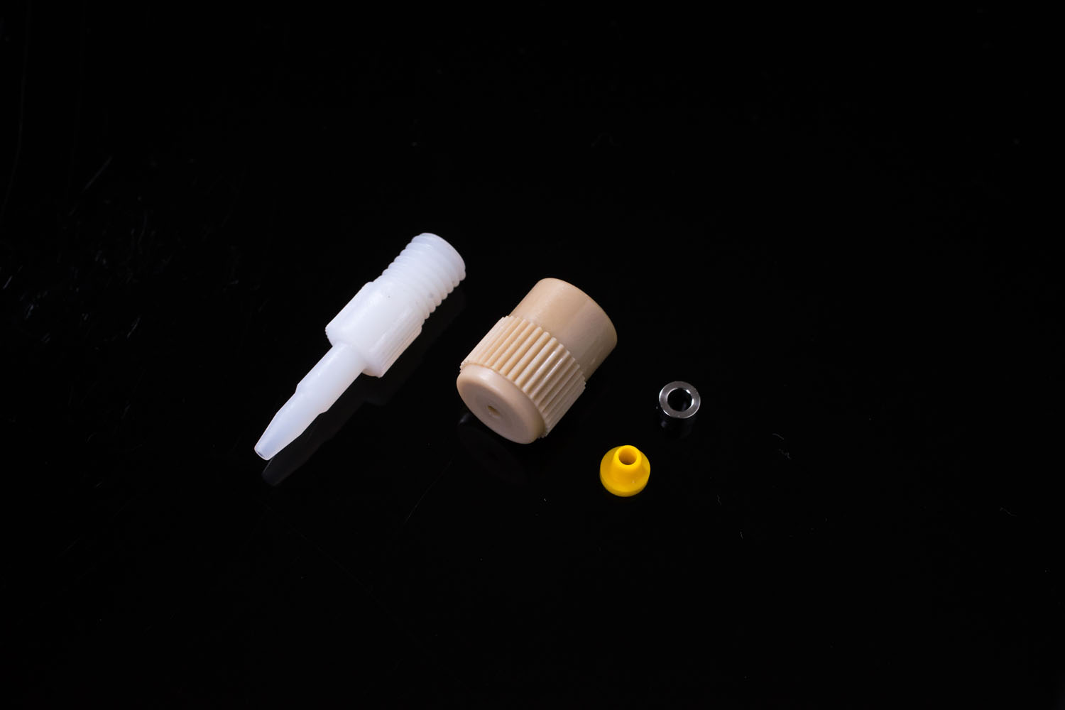 软⇔semi-rigid连接器1.5mm：1/16 Isupp797